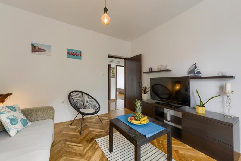 Apartments Yo Lee บาร์บินเย ภายนอก รูปภาพ